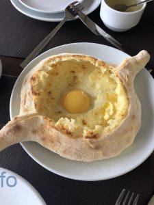 Хачапури в парке